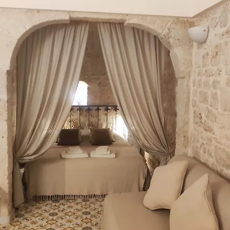 Casa Mirabilis 44