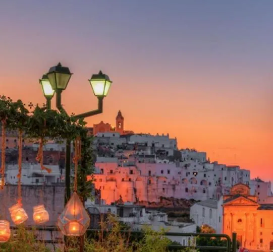 Casa Mirabilis 44 펜션 오스투니